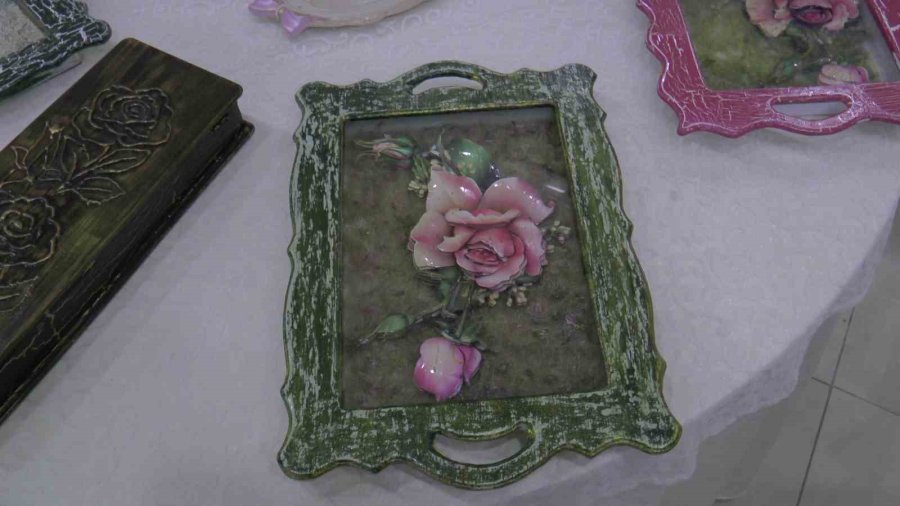 72 Yaşında Sanatı Bırakmadı