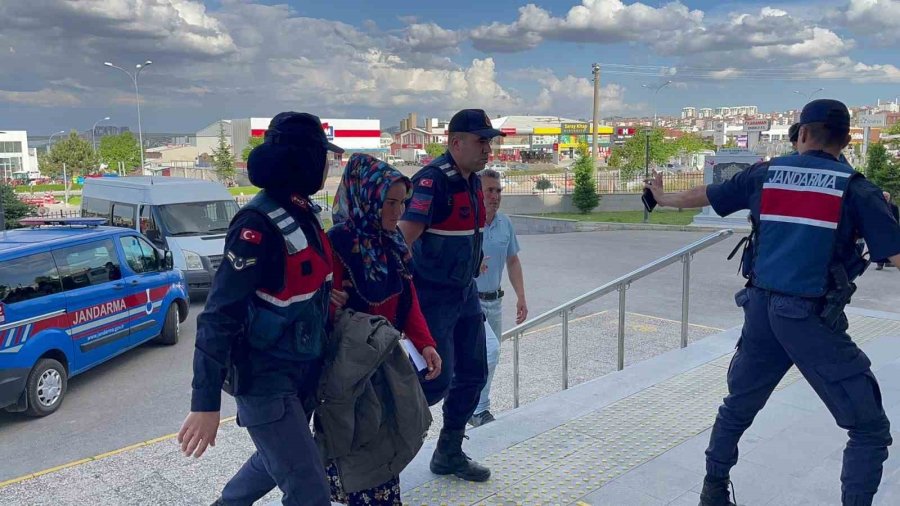 Karaman’da Kayınbiraderini Öldüren Kadın Tutuklandı