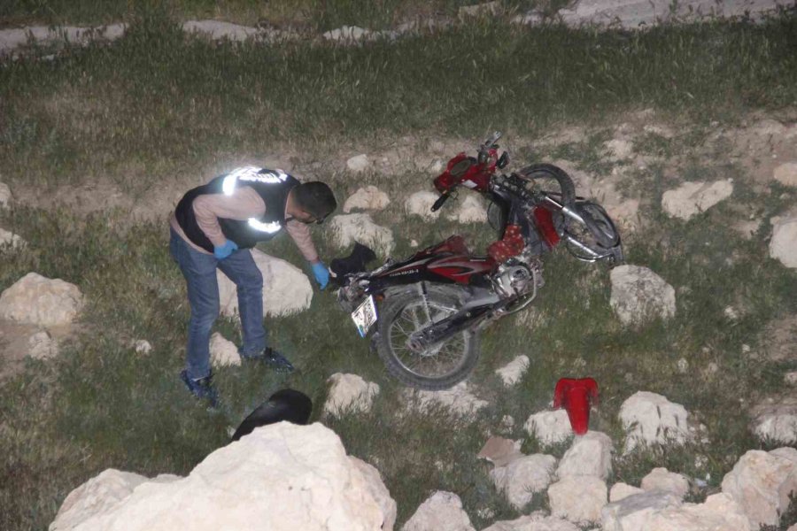 Karaman’da Şarampole Uçan Motosiklet Sürücüsü Hayatını Kaybetti