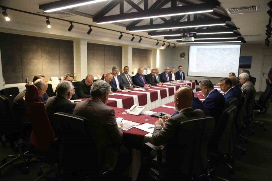 Büyükkılıç’tan 16 İlçe Belediye Başkanı İle “doğal Gaz” Toplantısı