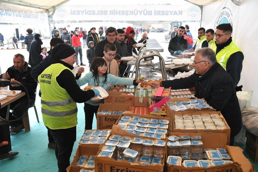 Kayseri Büyükşehir’in Deprem Bölgesindeki Desteği Tbb Dergisinde Geniş Yer Buldu