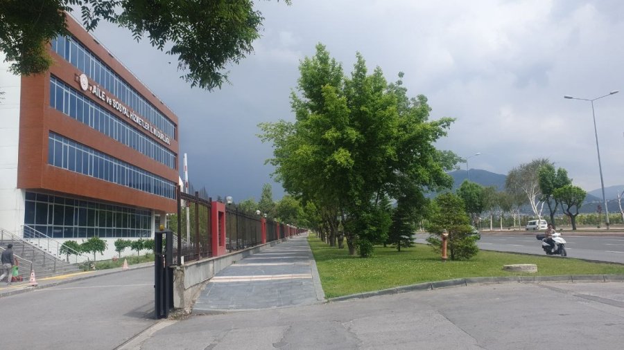 Aile Ve Sosyal Politikalar İl Müdürlüğü’nde İntihar Girişimi