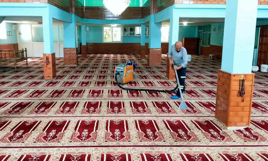 Akdeniz’de İbadethanelere Özel Bakım