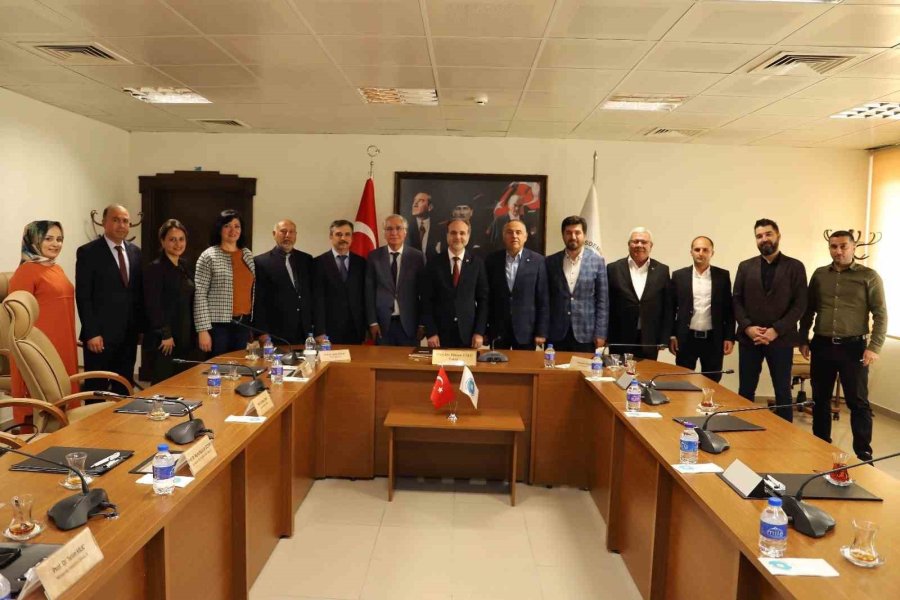 Üniversite Tarım İşçilerine Yüzde 45 Zam Yapıldı