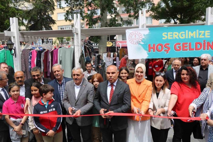 Halk Eğitim Kursiyerleri Hünerlerini Sergiledi