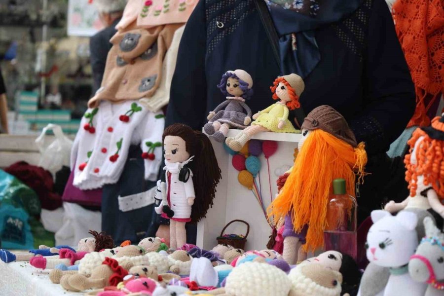 Halk Eğitim Kursiyerleri Hünerlerini Sergiledi