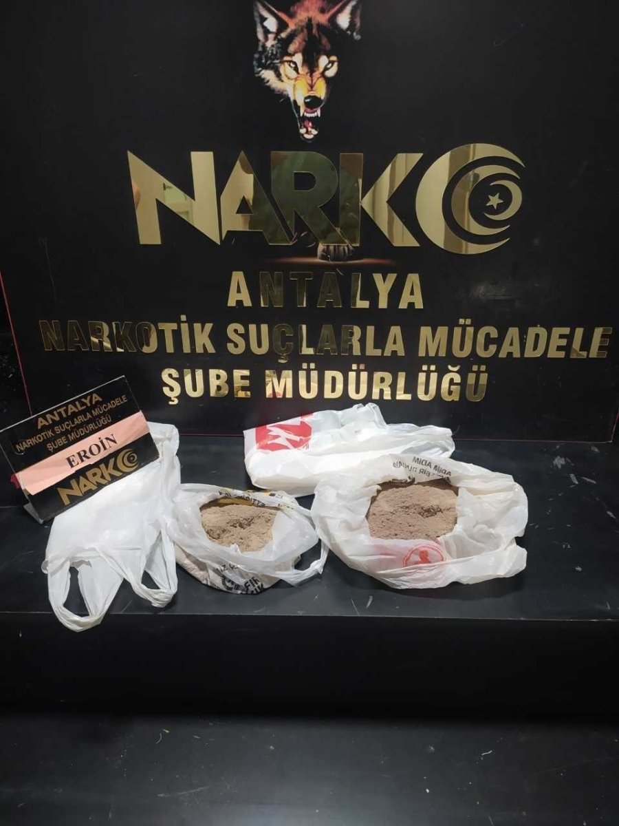 Uyuşturucu Madde İmal Ve Ticareti Yaptığı İddia Edilen 5 Şüpheli Yakalandı