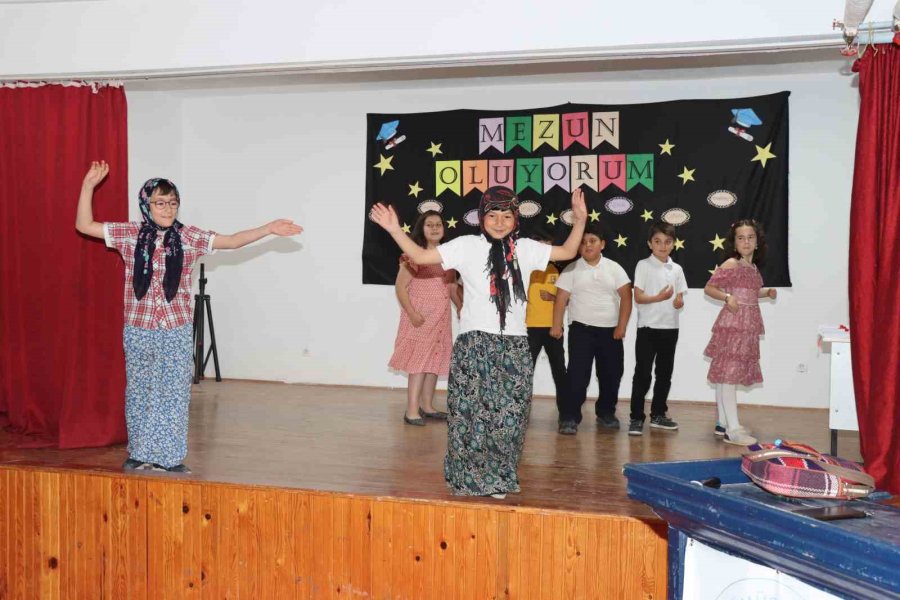 Şehit Melih Özcan İlkokulunda Mezuniyet Töreni Yapıldı