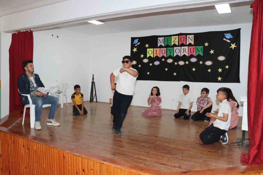 Şehit Melih Özcan İlkokulunda Mezuniyet Töreni Yapıldı