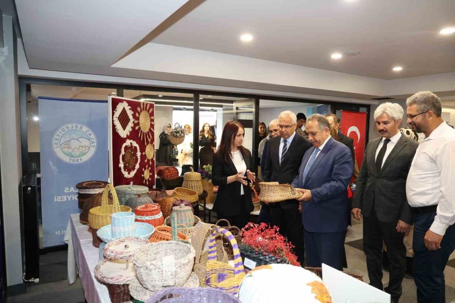 Talas’ta ’özel Ve Güzel’ Bir Sergi