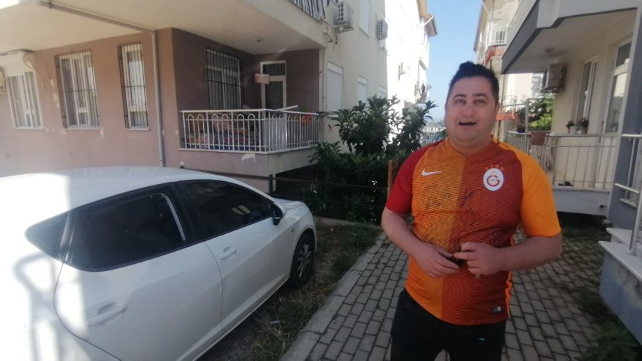 Şampiyonluk Kutlamasının Sabahında Aracının Başında Polisleri Görünce Şaşkına Döndü