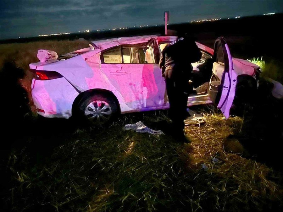 Kum Yüklü Tır Karşı Şeride Geçip 2 Araca Çarptı: 1 Ölü, 7 Yaralı