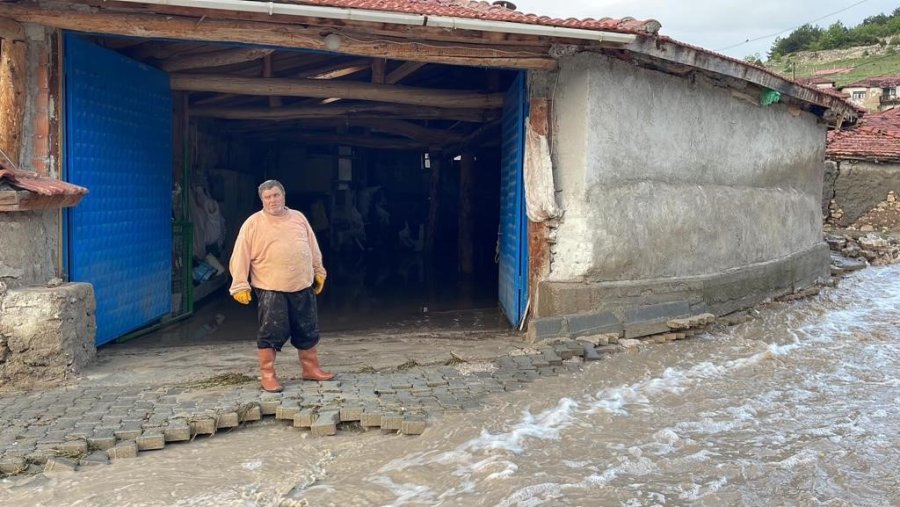 Başkan Tepe: "benim Çocukluğum Buralarda Geçti, Böyle Bir Yağış Ve Sel Görmedim”