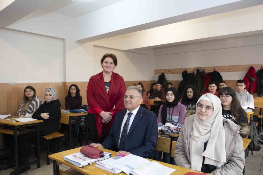 Başkan Büyükkılıç: "lgs’de Ter Dökecek Öğrencilerimize Başarılar Diliyorum"