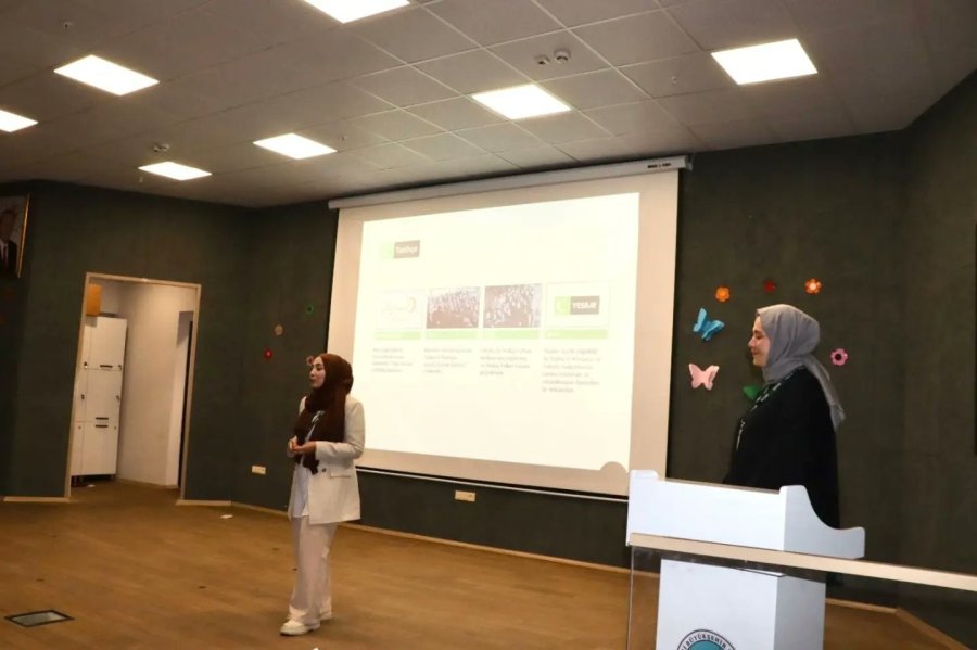 Huzur Çınarı’ndna Yeşilay İle Bağımlılıkla Mücadele Çalışması