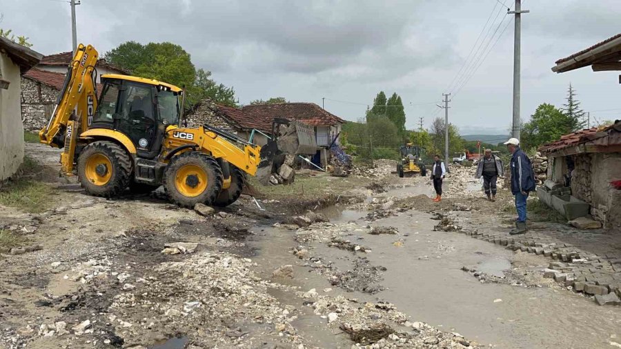 Selin Vurduğun Seyitgazi’de Yaralar Sarılıyor