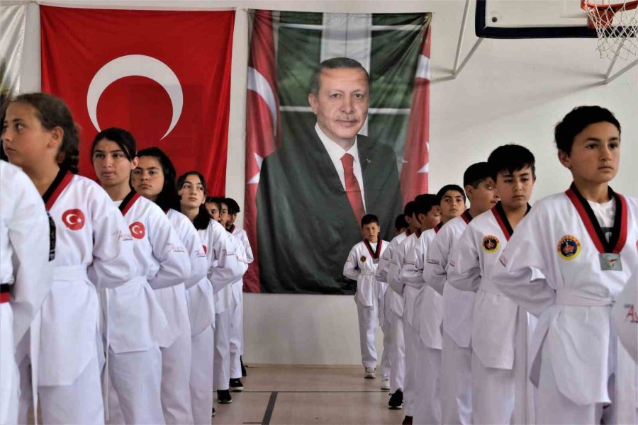 Jandarmadan İlk: Kırsaldaki Çocuklar Sporla Tanıştı