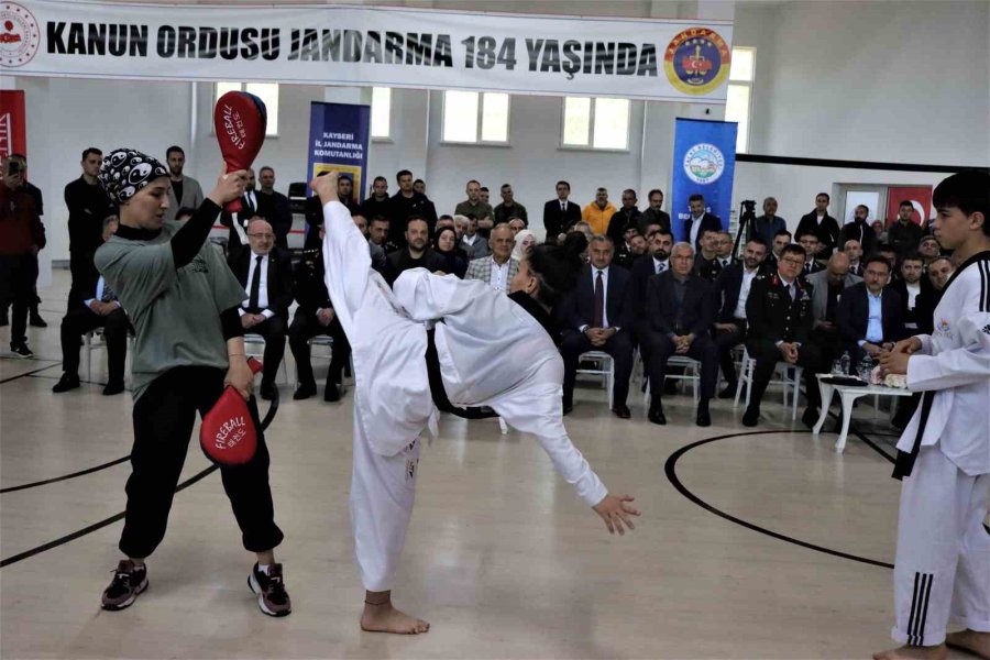 Jandarmadan İlk: Kırsaldaki Çocuklar Sporla Tanıştı