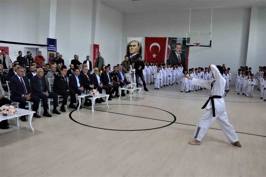 Jandarmadan İlk: Kırsaldaki Çocuklar Sporla Tanıştı