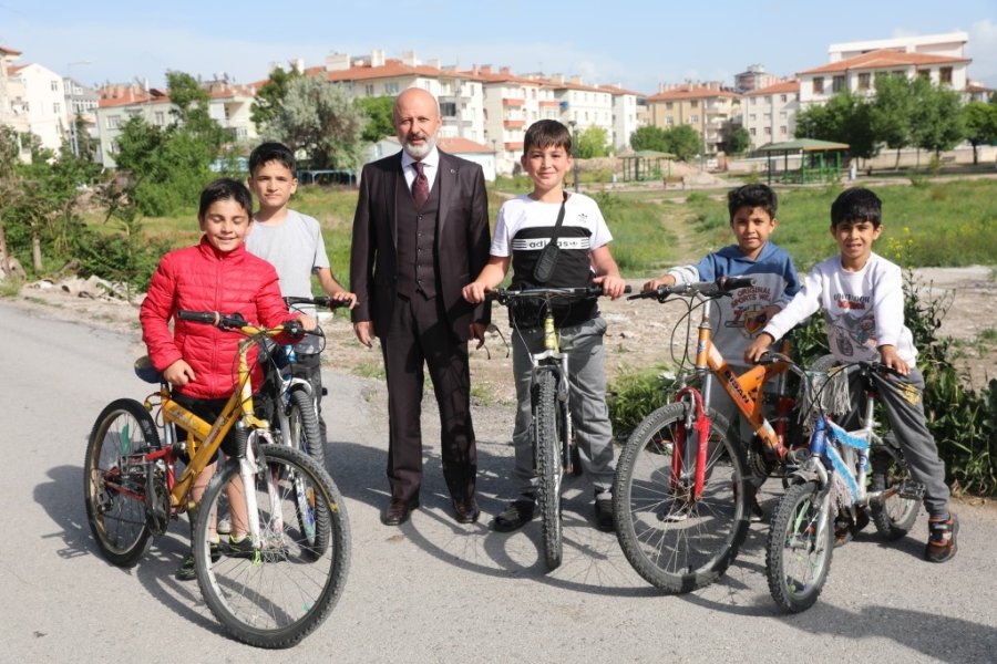 Başkan Çolakbayrakdar; “mithatpaşa’yı Yeniliyoruz Ve Adeta Mahallenin Tozunu Attıracağız”