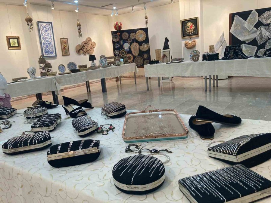 Melmek Yılsonu Sergisi Açıldı