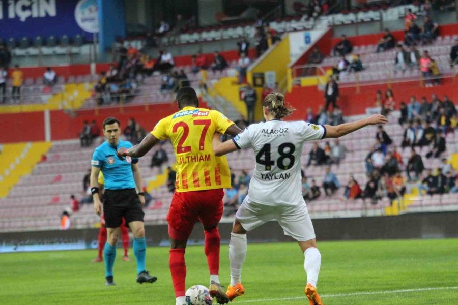 Spor Toto Süper Lig: Kayserispor: 0 - Ankaragücü: 1 (ilk Yarı)