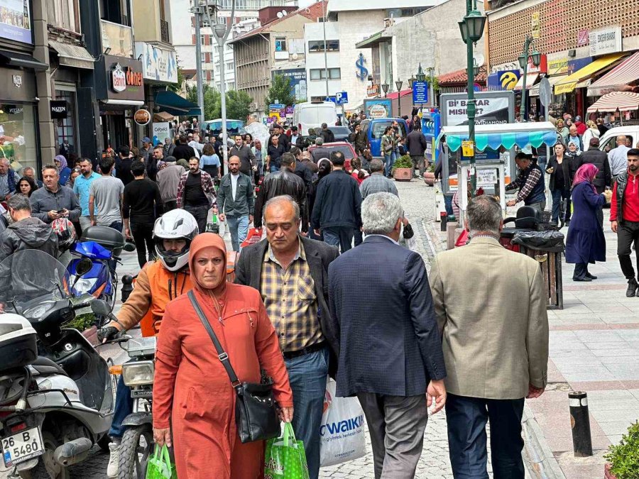 Sağanak Yağış Sonrası Güneş Açınca Kent Merkezi Doldu Taştı