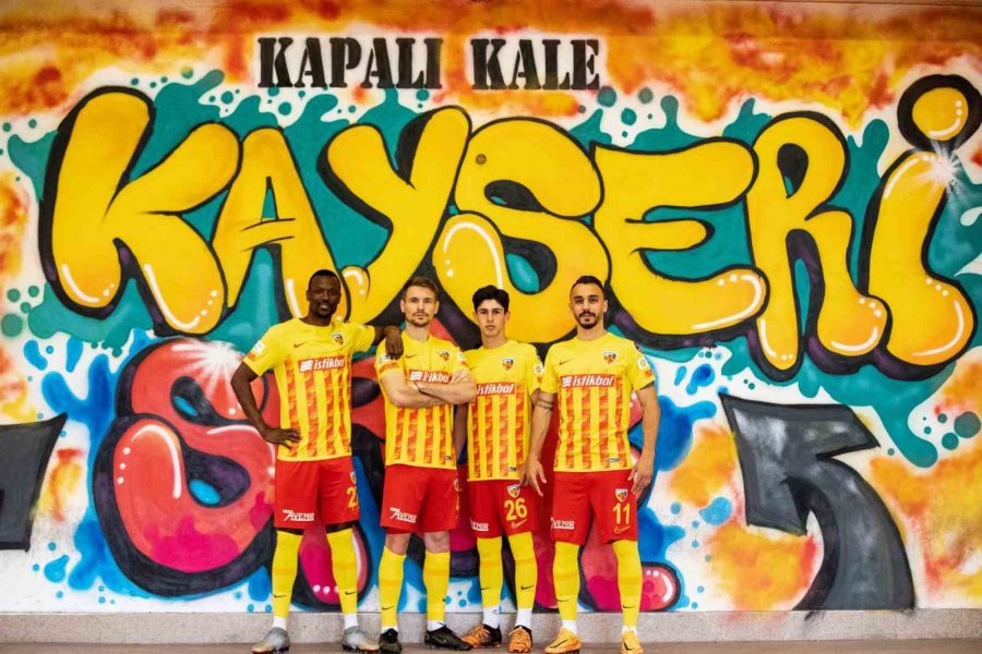 Kayserispor’un Yeni Forması Görücüye Çıktı