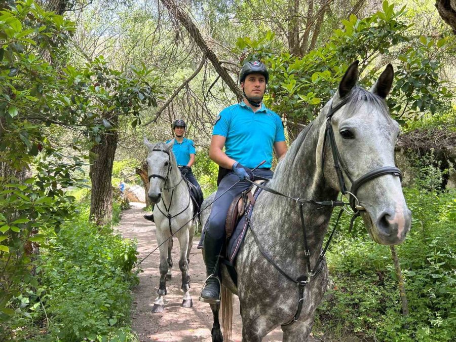 Ihlara Vadisi’nde Atlı Jandarmalar Güvenliği Sağlıyor