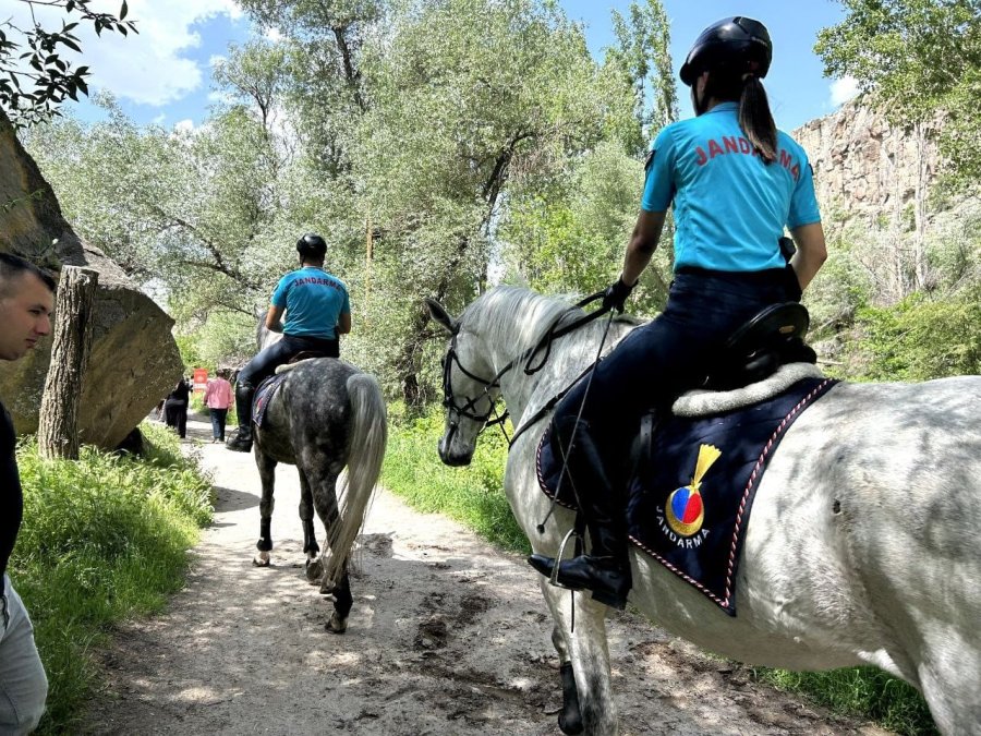 Ihlara Vadisi’nde Atlı Jandarmalar Güvenliği Sağlıyor