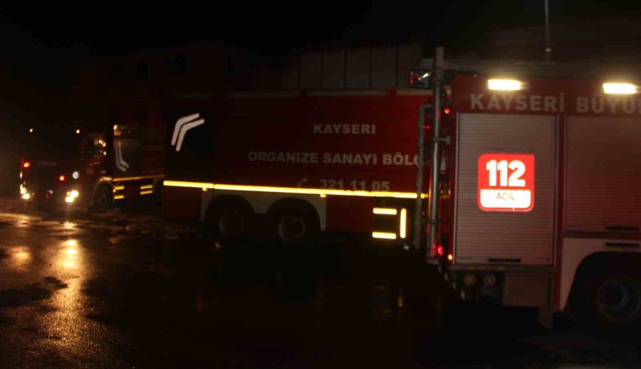 Çelik Kapı Fabrikasında Korkutan Yangın