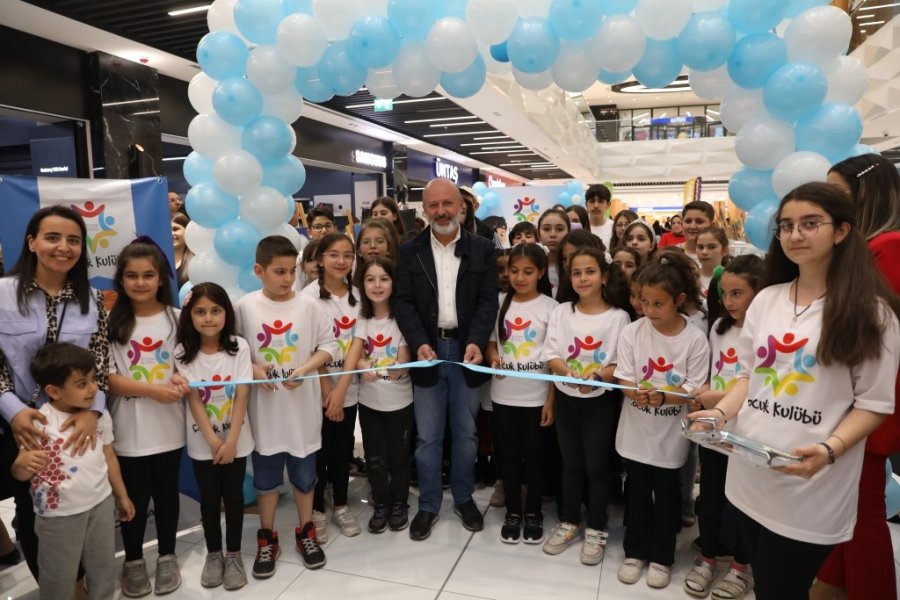 Başkan Çolakbayrakdar: "her Alanda Gençlerimiz Ve Evlatlarımızın Yanındayız"