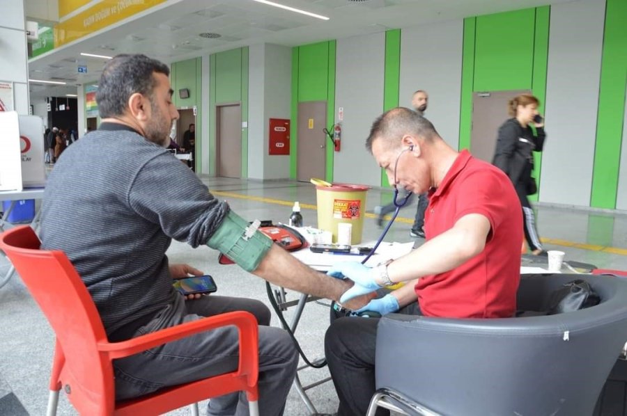 Şehir Hastanesi Personeli Kan Bağışladı