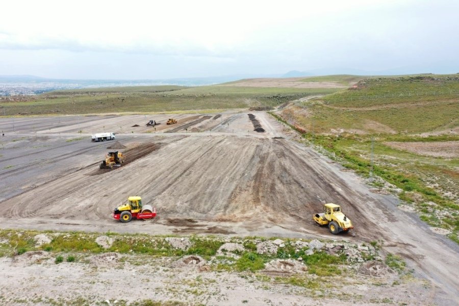 Başkan Çolakbayrakdar, Modern Kurban Kesim Ve Satış Yerini İnceledi