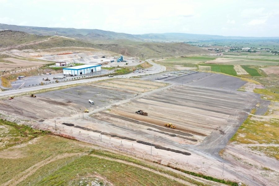 Başkan Çolakbayrakdar, Modern Kurban Kesim Ve Satış Yerini İnceledi