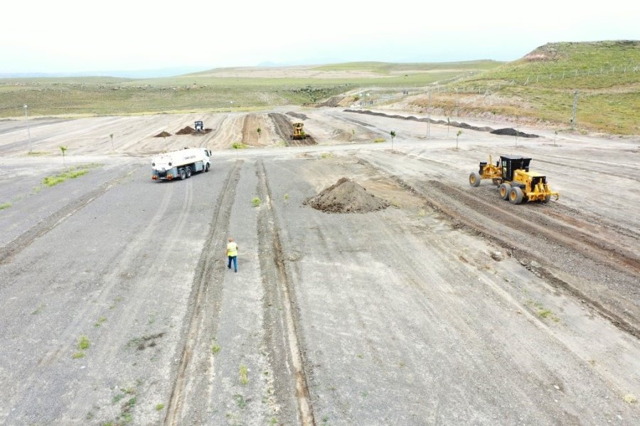 Başkan Çolakbayrakdar, Modern Kurban Kesim Ve Satış Yerini İnceledi