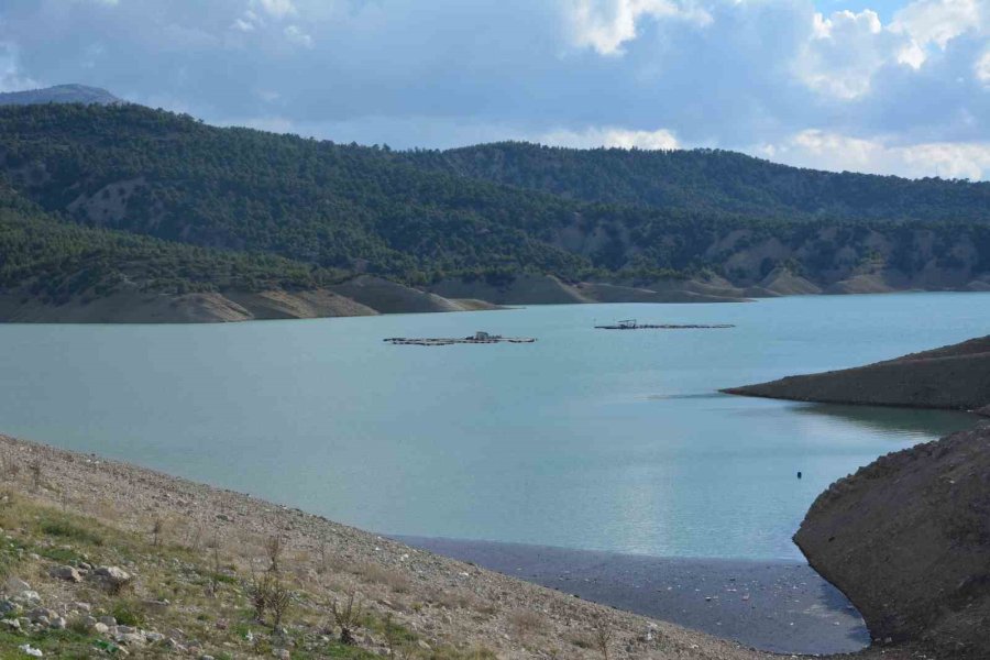 Korkuteli Sulama Suyu Barajında Su Seviyesine Yağmur Desteği