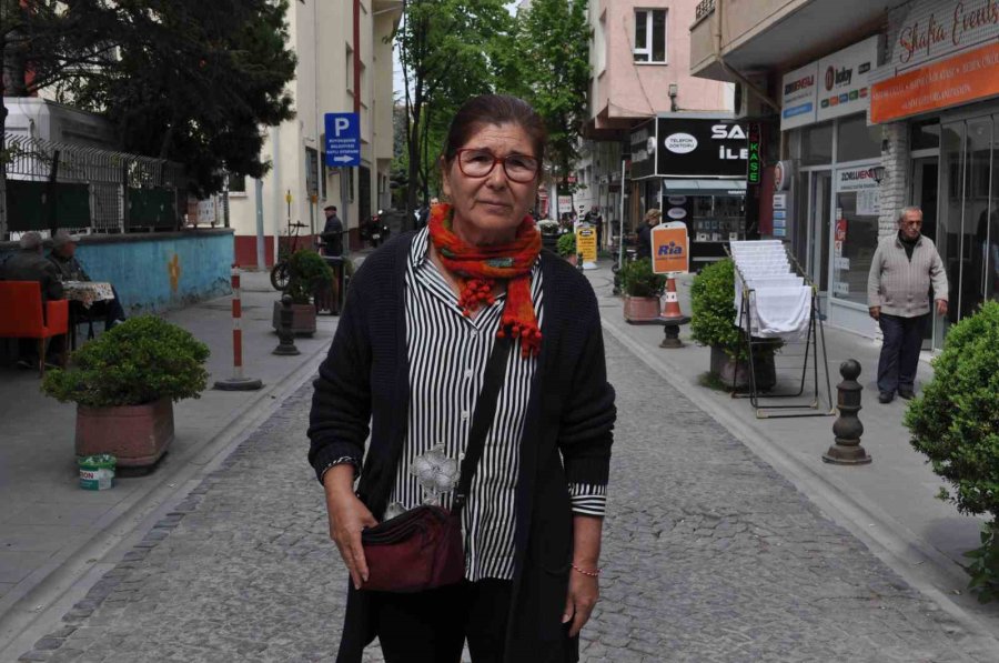 Ara Sokaklarda Trafik Kurallarına Uymayan Sürücüler Tehlike Saçıyor