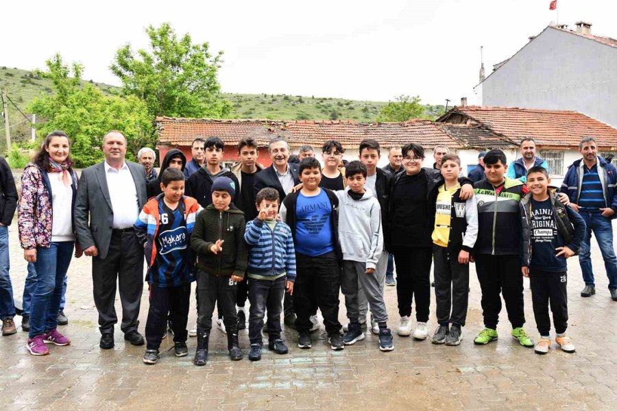 Başkan Ataç Yağmur Dualarında Vatandaşla Buluştu