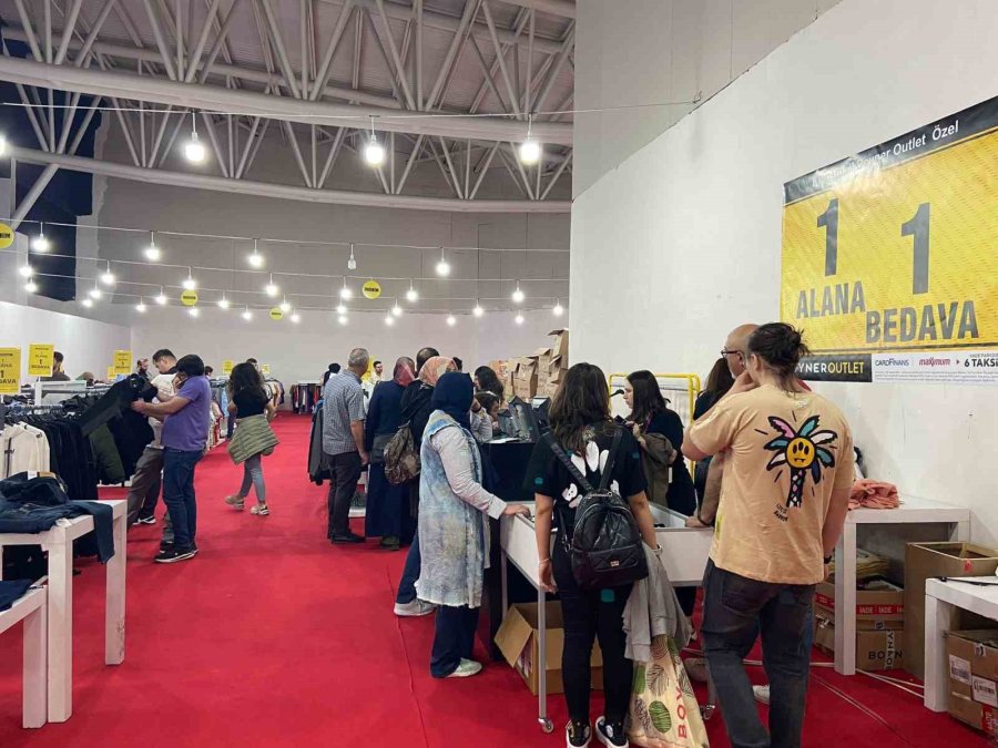 Büyük İlgi Gören Kumsmall Avm Garaj Günleri İndirim Günleri Tüm Hızıyla Devam Ediyor