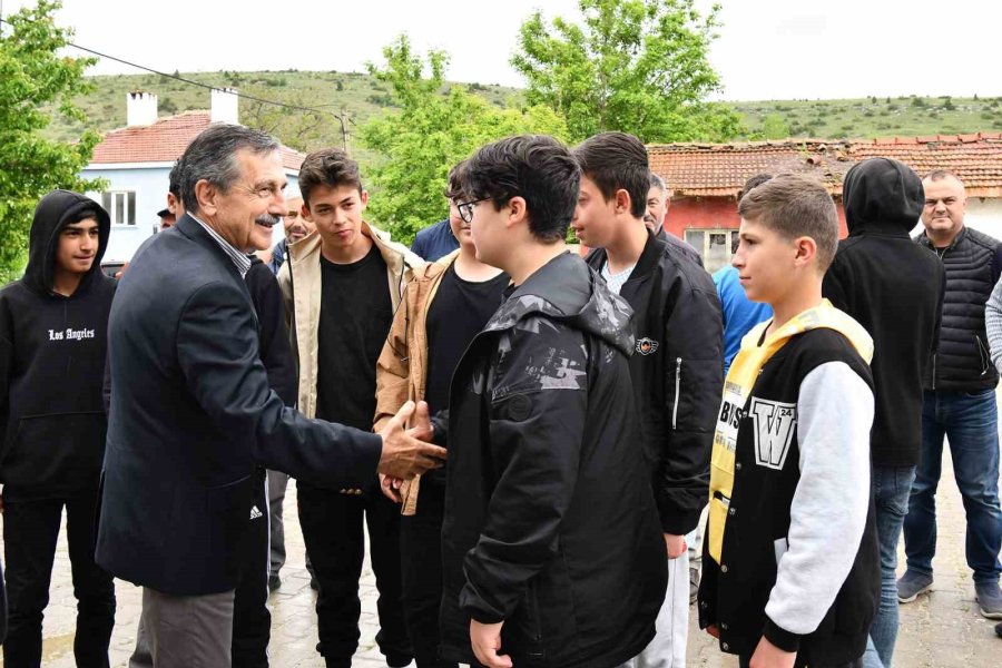 Başkan Ataç Yağmur Dualarında Vatandaşla Buluştu