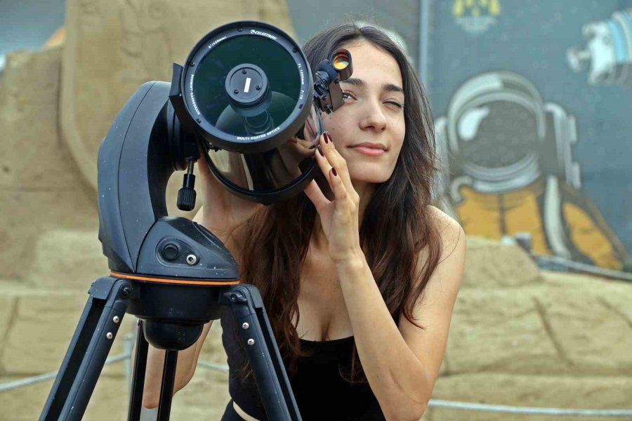 Antalya’da 10 Bin Ton Kum Kullanarak 25 Heykeltıraş Onlarca Heykel Yaptı