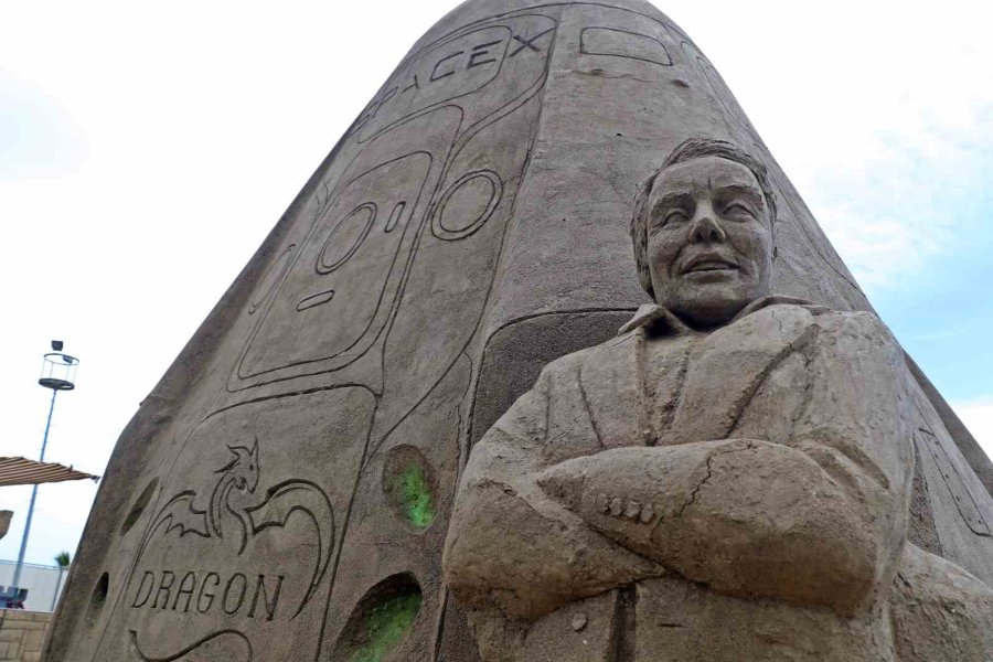 Antalya’da 10 Bin Ton Kum Kullanarak 25 Heykeltıraş Onlarca Heykel Yaptı