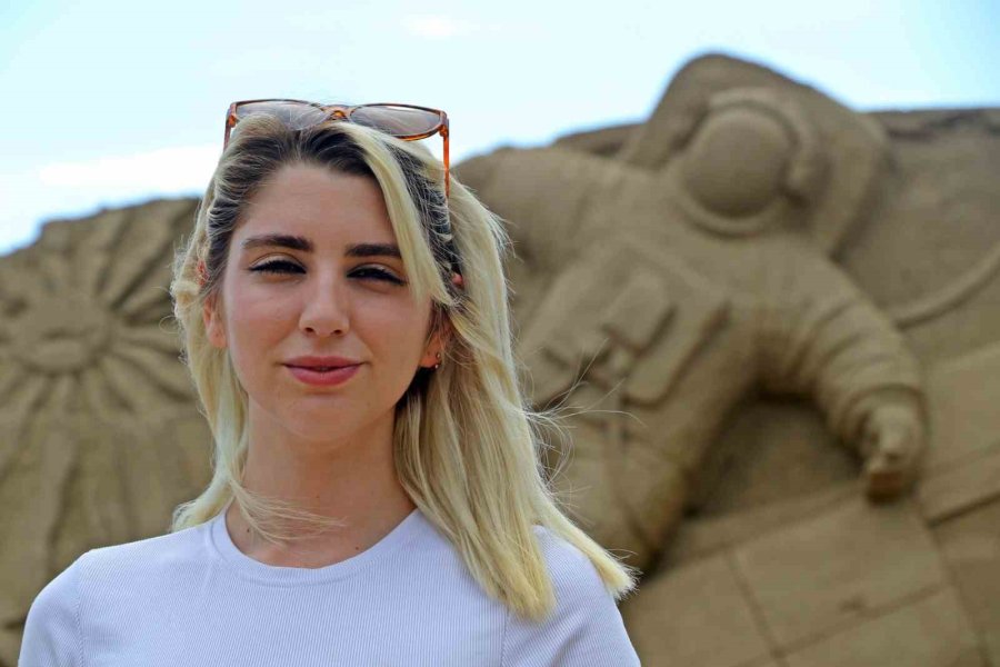 Antalya’da 10 Bin Ton Kum Kullanarak 25 Heykeltıraş Onlarca Heykel Yaptı