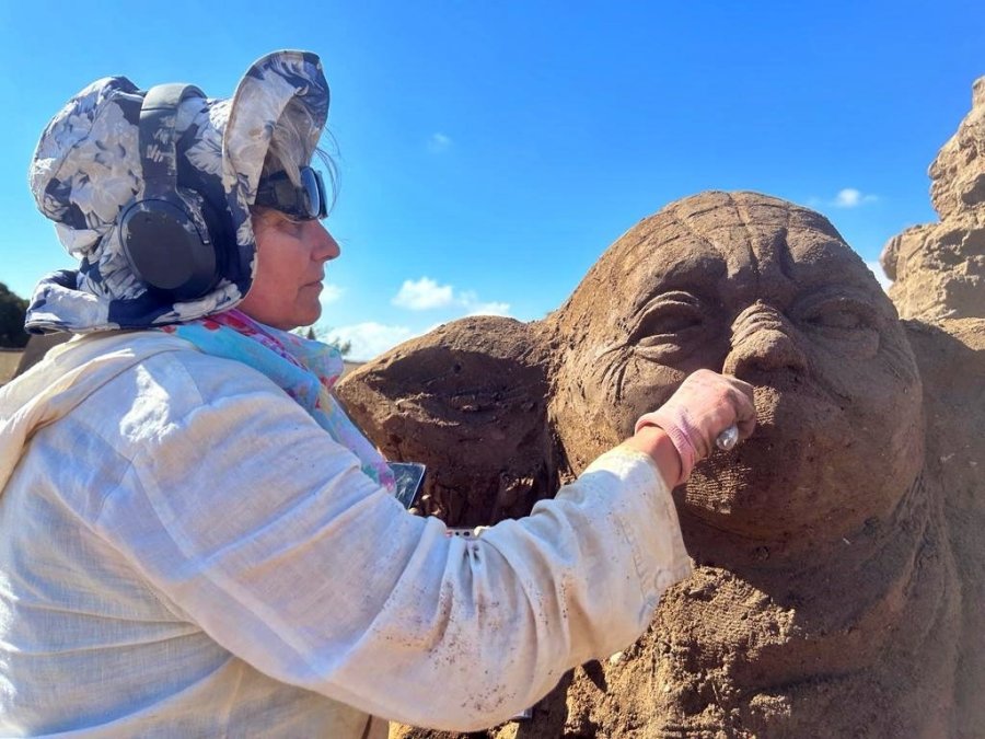 Antalya’da 10 Bin Ton Kum Kullanarak 25 Heykeltıraş Onlarca Heykel Yaptı