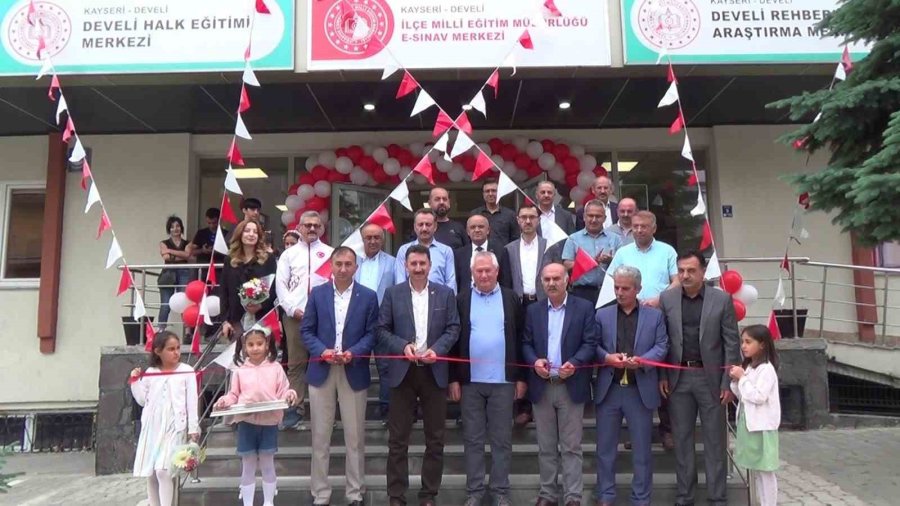 Develi Halk Eğitim Merkezi’nde Sezon Sonu Sergisi Açıldı