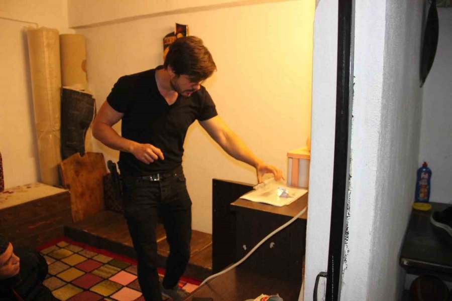 Karaman’da Uyuşturucu Satıcılarına Şafak Operasyonu: 17 Gözaltı