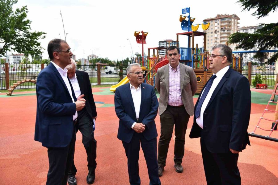 Başkan Büyükkılıç, Çocuklara Özel 11’inci Kütüphaneyi İnceledi