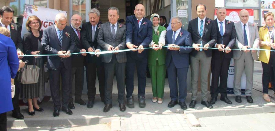 Toplum Ruh Sağlığı Merkezi’ndeki Hastalar El Emeği Göz Nuru Eserlerini Sergiledi