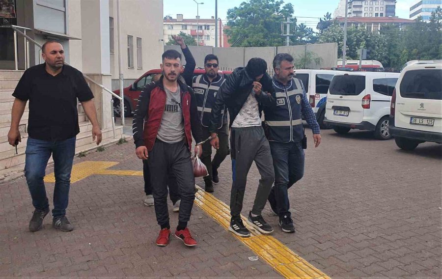 Kayseri Polisi Aranan Şahıslara Göz Açtırmıyor: 33 Gözaltı